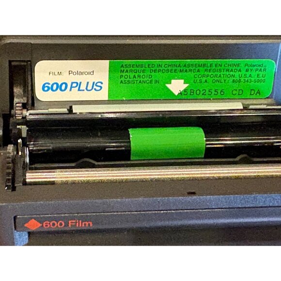 Polaroid One Step Close Up 600 Film Instant Camera Black w/Strap - Picture 6 of 6